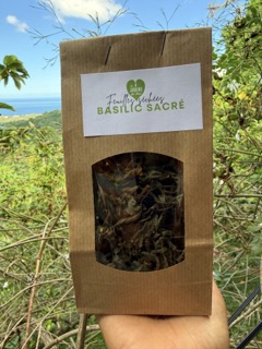 FEUILLES DE BASILIC SACRÉ VERT SÉCHÉES